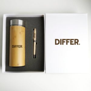 giftset กระบอกน้ำ ไม้ โลโก้ DIFFER._edit | โรงงานผลิตปากกาพร้อมสกรีนโลโก้ - PEN-PERFECT Boxset กระบอกน้ำและปากกา