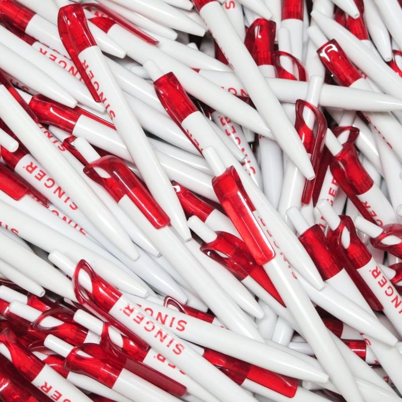 ผลงาน ปากกาสกรีน SINGER | โรงงานผลิตปากกาพร้อมสกรีนโลโก้ - PEN-PERFECT