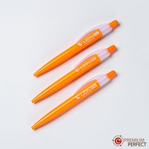 ผลงาน ปากกาพลาสติก LION EV