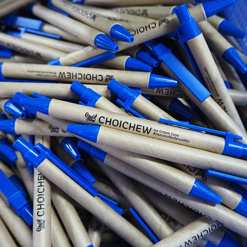 ผลงาน ปากกาพลาสติกสกรีนโลโก้ choi chew