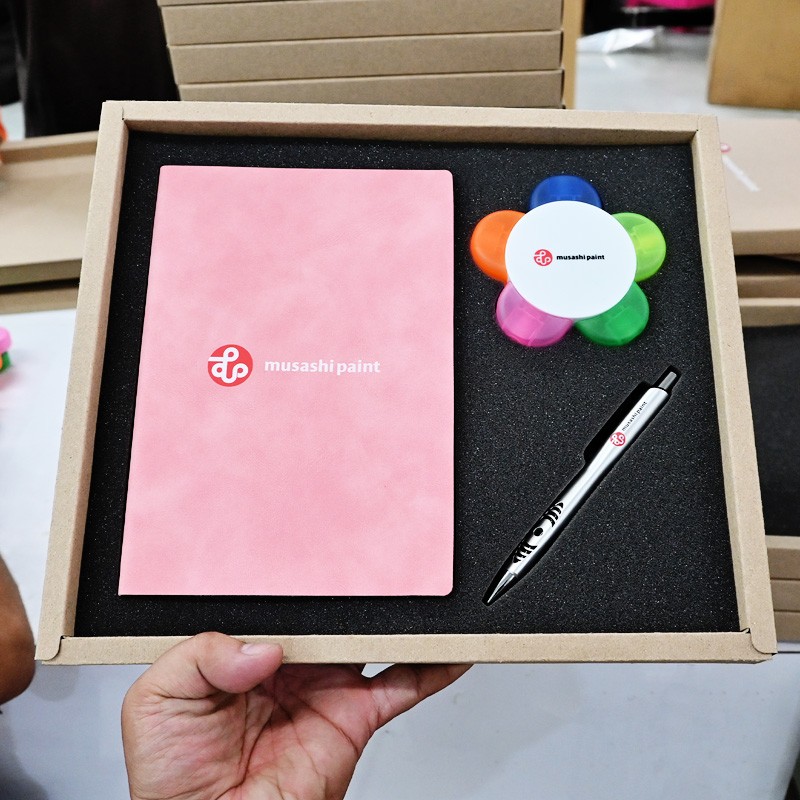 how-to-choose-souvenir-pens-for-different-occasions