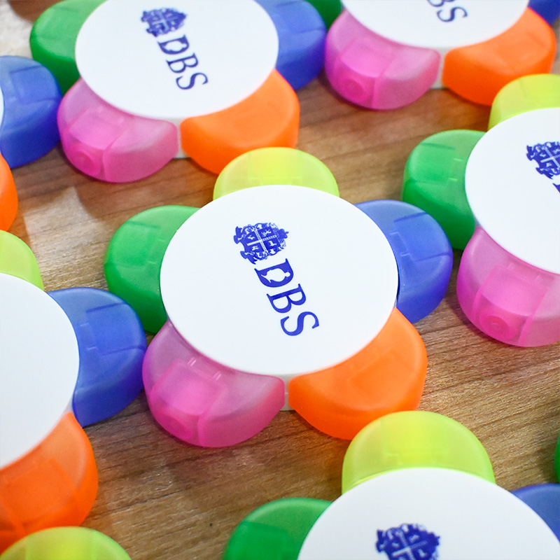 ปากกาเน้นข้อความ-สกรีนโลโก้-DBS-4 ปากกาเน้นข้อความ